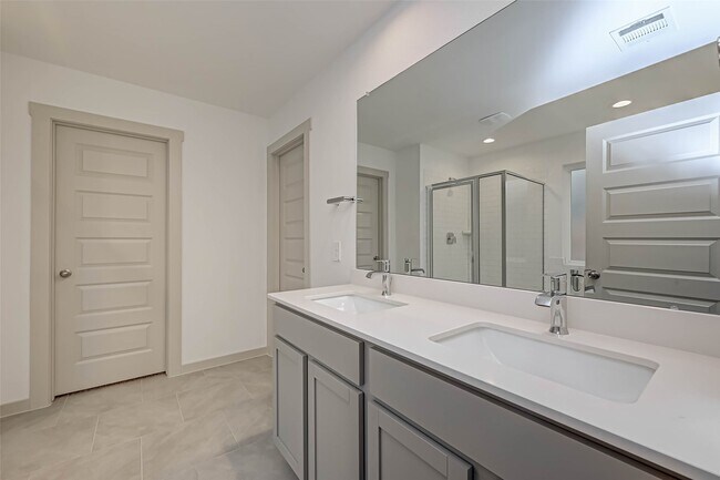 Building Photo - 3418 Lake Landing Ln