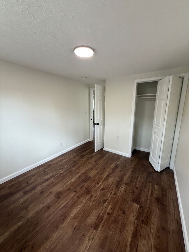 Building Photo - Charming 3/2 in Columbus