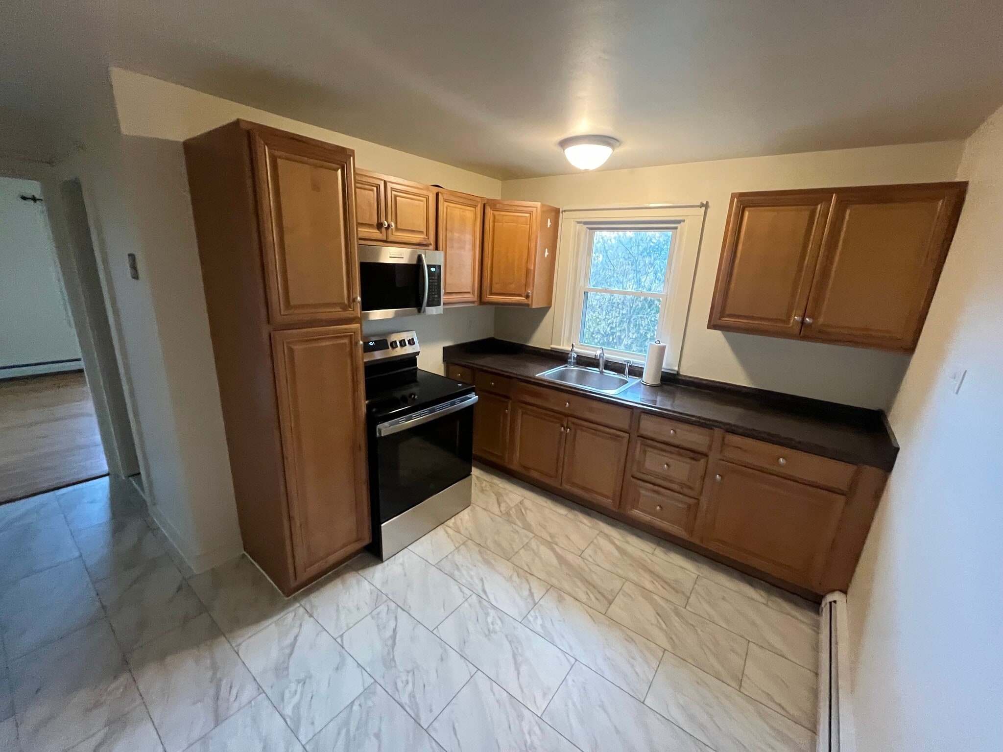 Building Photo - 34 Miles St