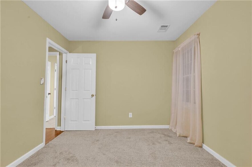 Building Photo - 255 Thornbush Ln