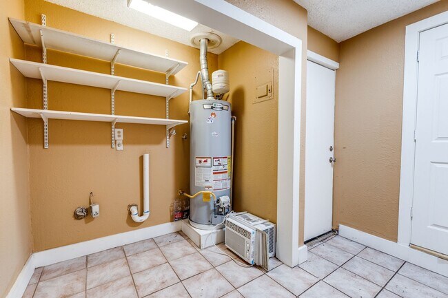 Building Photo - WILSHIRE VILLAGE 2-BEDROOM