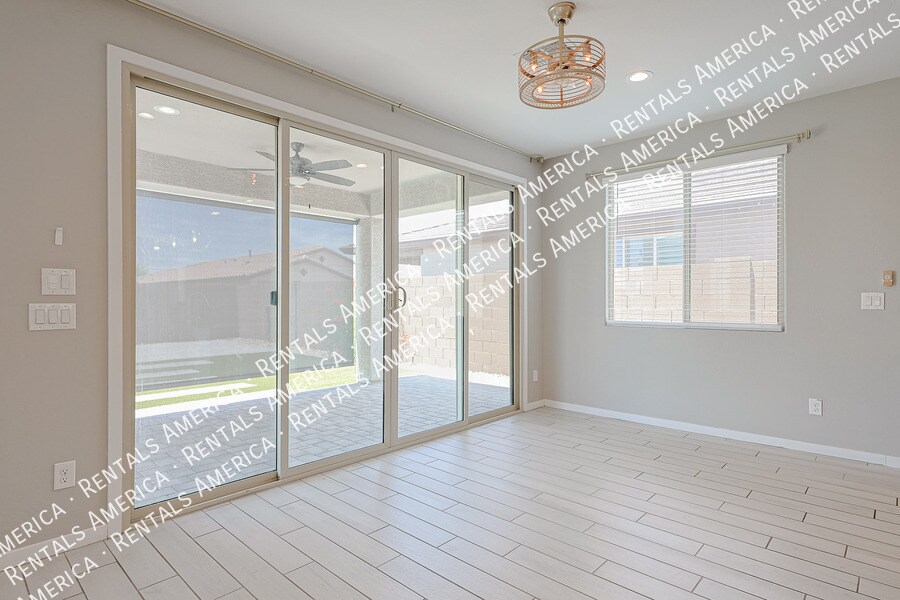 Building Photo - 15713 W Woodlands Ave