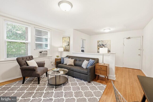 Building Photo - 7607 Eastern Ave NW