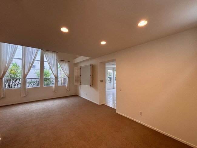 Building Photo - Great 4B/2.5BA House in Gate Community in ...