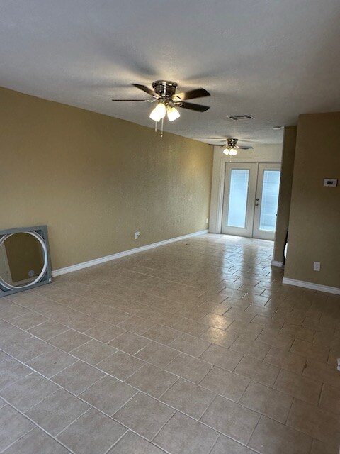 Building Photo - 6760 Prutzman Rd