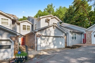 Building Photo - Gorgeous 4-Bedroom Townhouse in South Ashe...