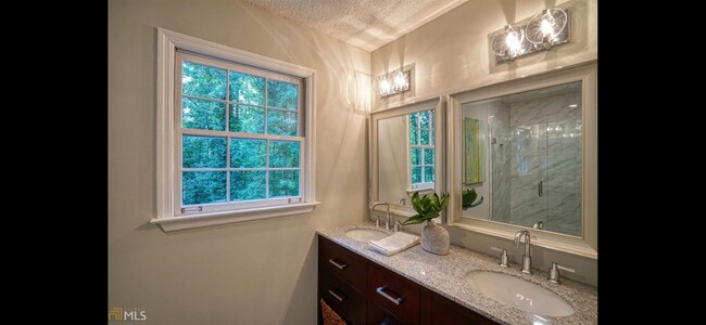 Building Photo - 4037 Coyte Dr