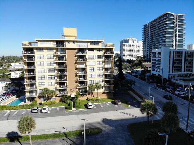 Building Photo - 801 N Ocean Blvd