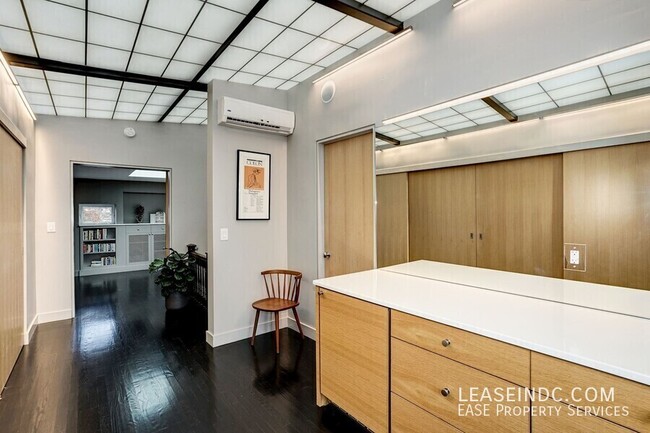 Building Photo - 1964 2nd St NW