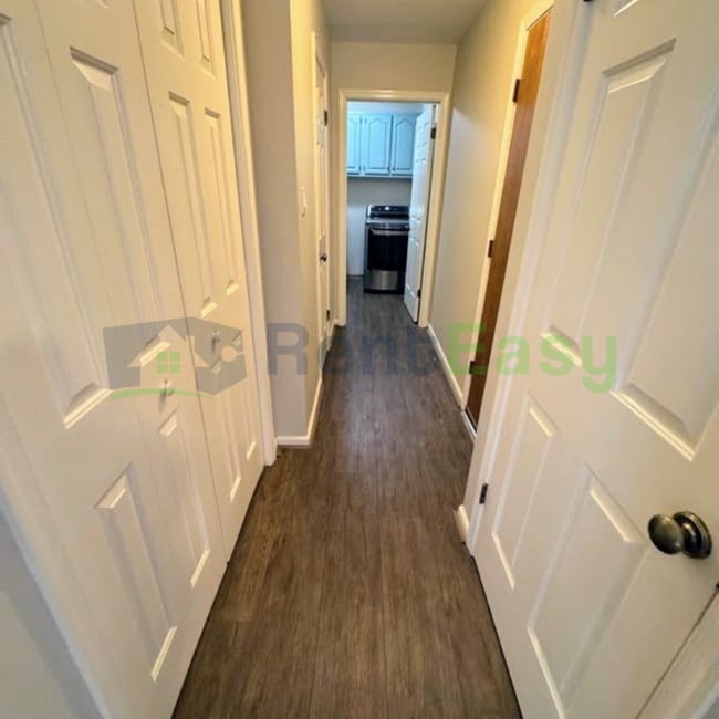 Building Photo - 1001 Fox Rdg Ct