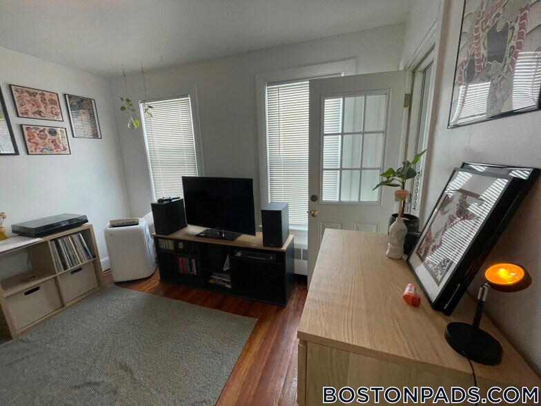Building Photo - 87 Winthrop Shore Dr