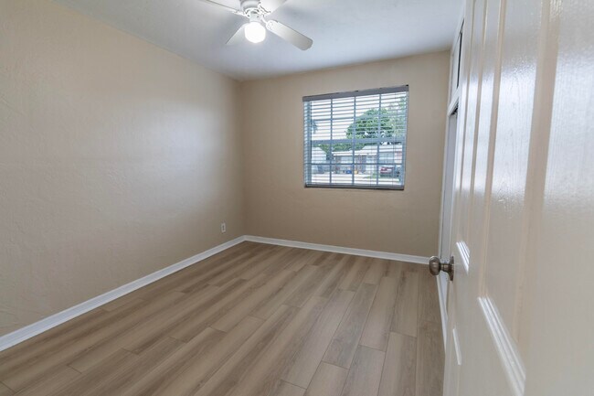 Building Photo - 2032 Worthington Rd