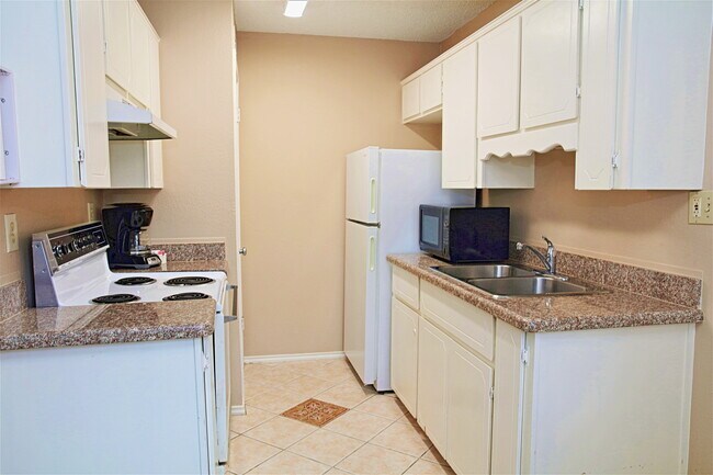 Building Photo - 3309 E Interstate Highway 2