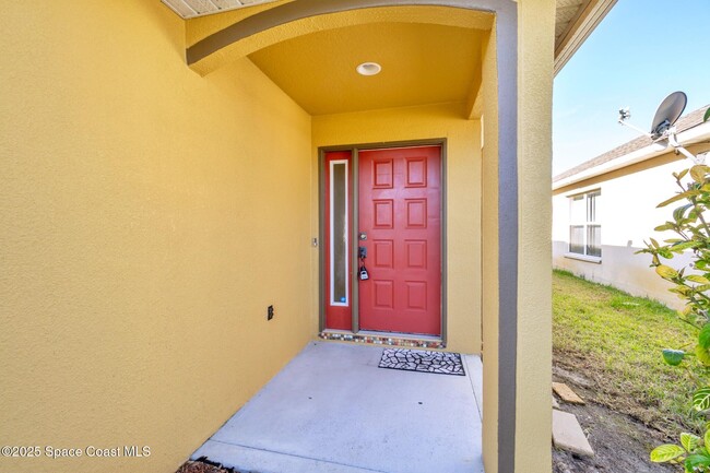 Building Photo - 960 Villa Dr