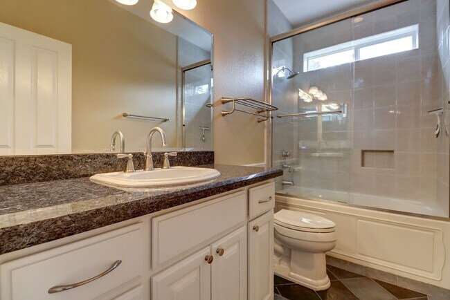 Building Photo - Incredible Home with Lake Views!