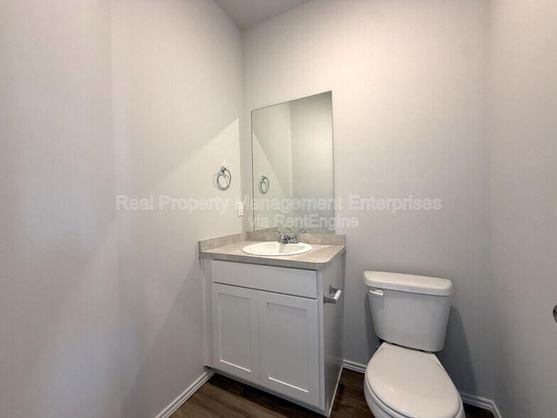 Building Photo - 9521 Stallion Dr
