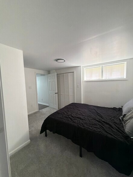 Building Photo - 1305 Ashbourne Dr