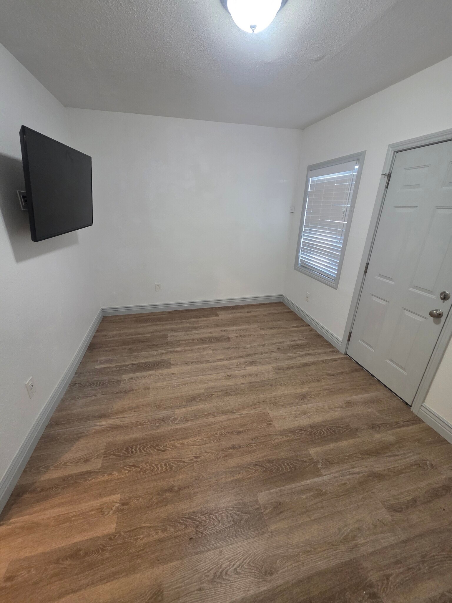 15. Family room - 7010 Rudsdale St