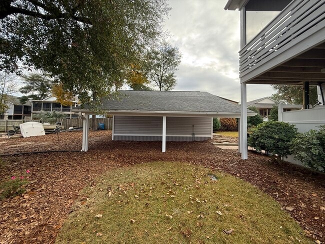 Building Photo - 334 NE 48th St