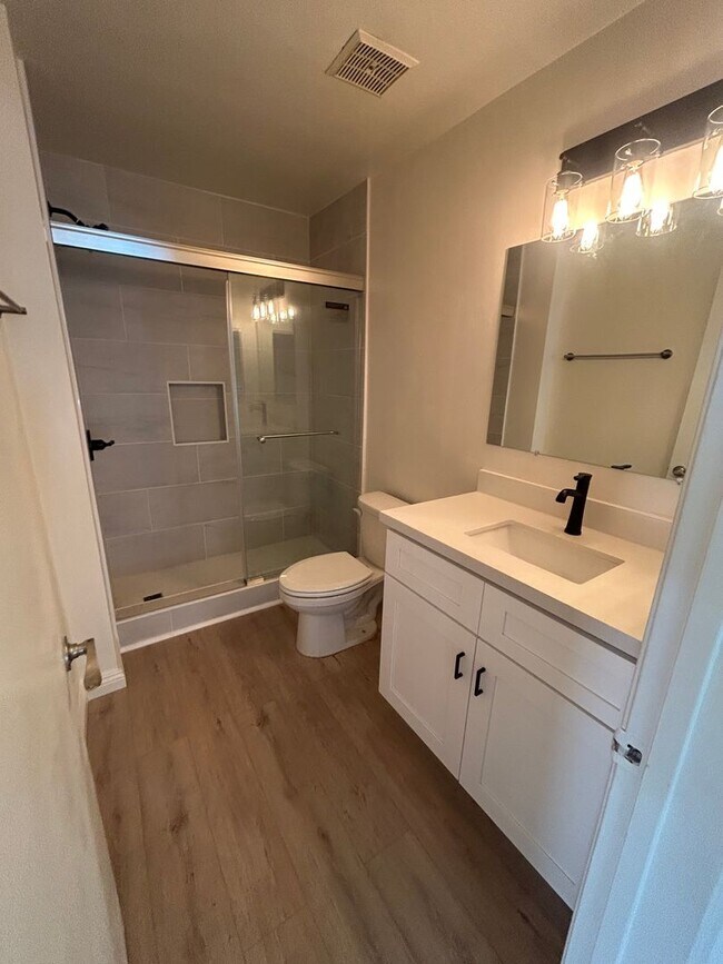 Building Photo - Newly Renovated & Modern 1 Bed / 1 Bath in Chatsworth | Balcony, Pool & Parking