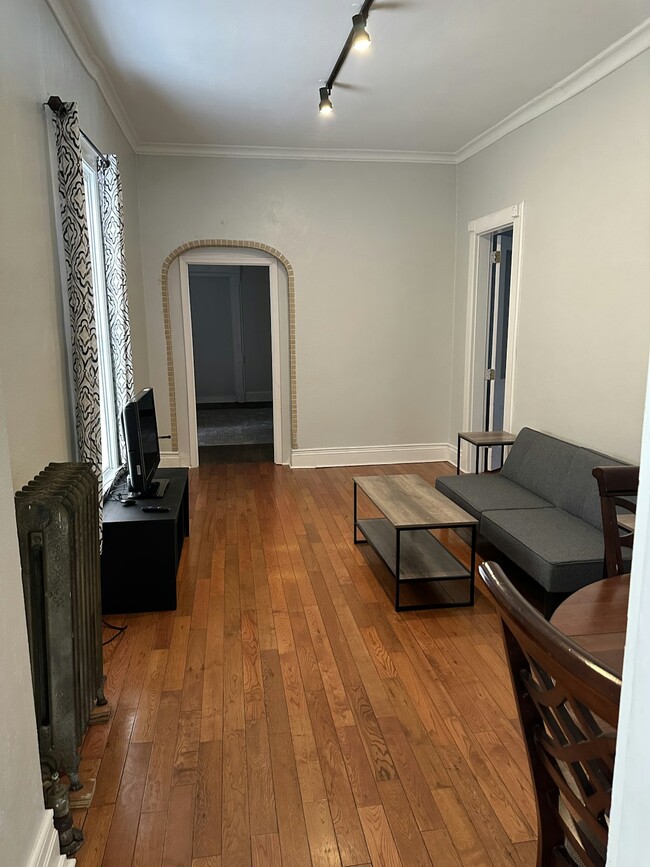 Building Photo - 624 Jefferson Ave