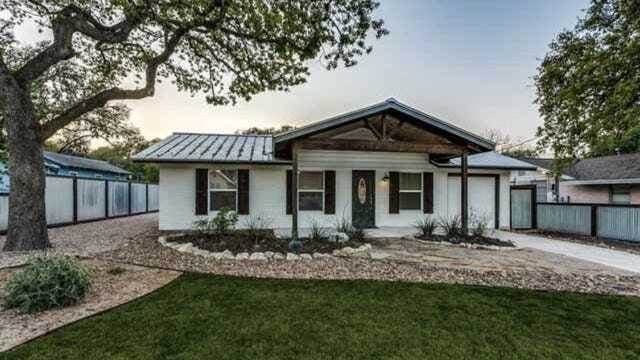 Building Photo - 117 Whisper Way