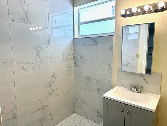 Building Photo - 17625 SW 160th Ave