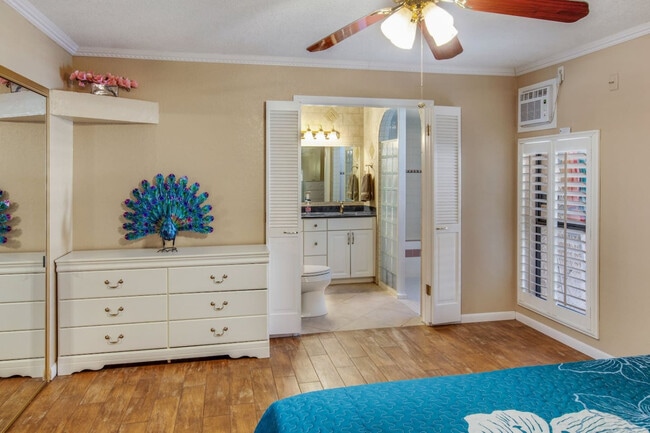 Building Photo - 212 Coral Dr