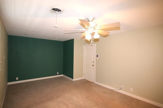Building Photo - 3107 Moor Dr