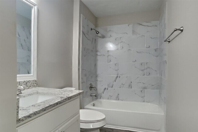 Building Photo - 407 Douglas Fir Dr