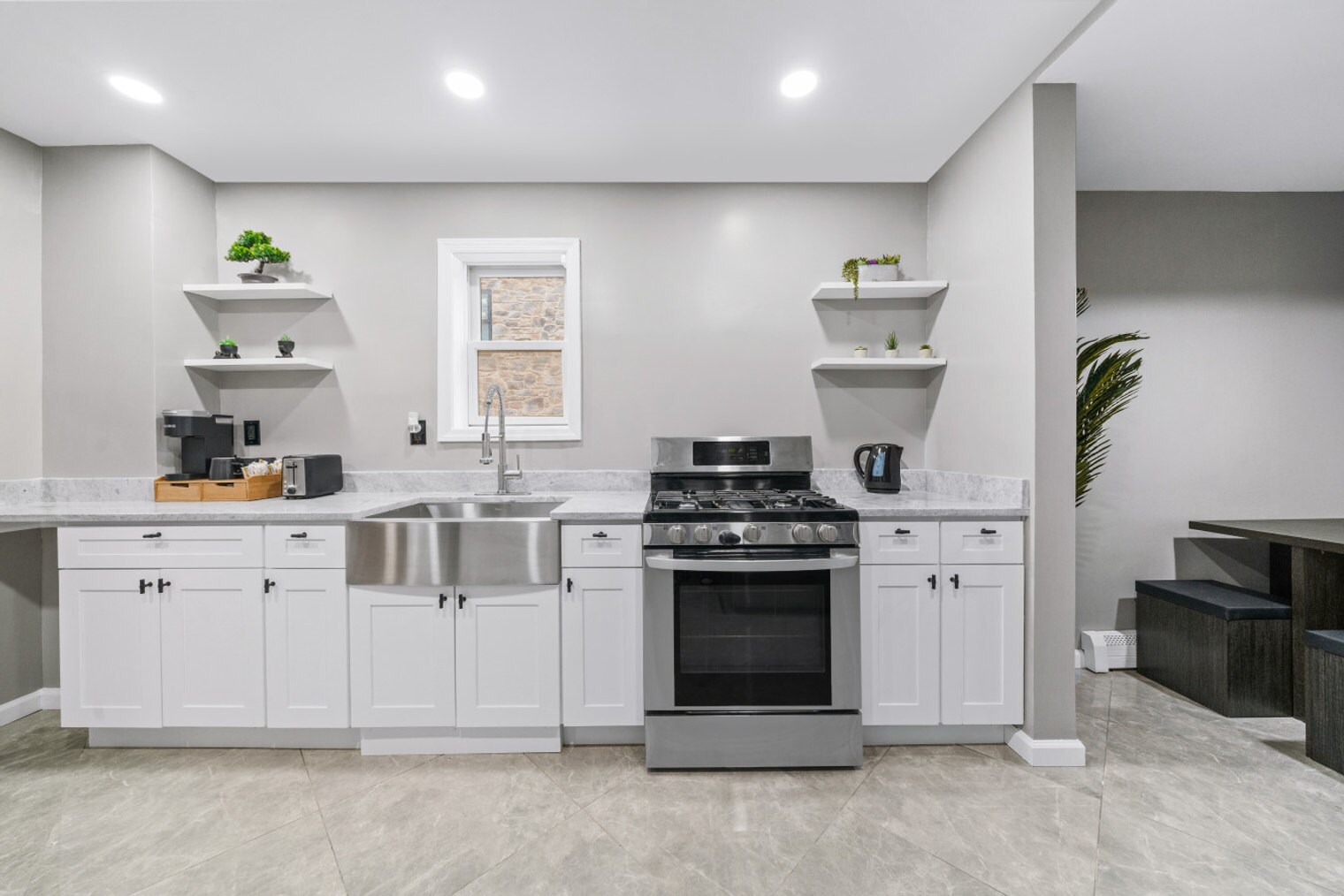 Building Photo - 529 Ave E