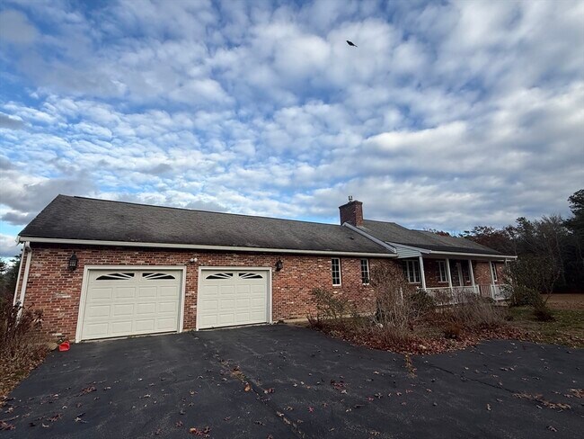 Building Photo - 186 County Rd