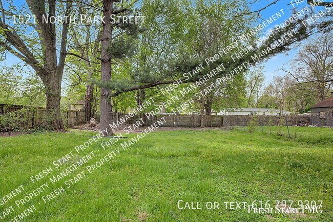 Building Photo - 1521 N Park St
