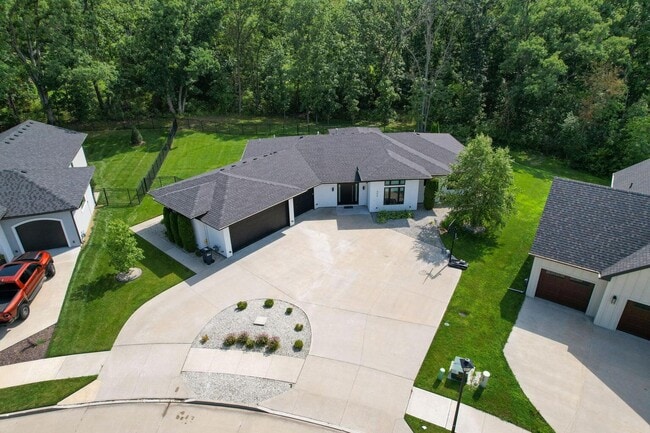 Building Photo - 609 Black Wolf Lp