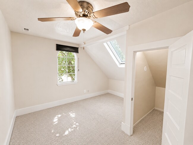 Building Photo - Heart of Bend Oasis: 3-Bedroom Home with Live-Edge Accents, New Carpet, and Fenced-In Parking