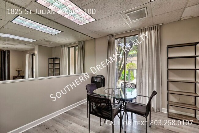 Building Photo - 1825 St Julian Pl