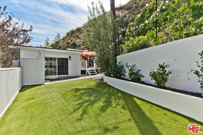 Building Photo - 3493 Mandeville Canyon Rd