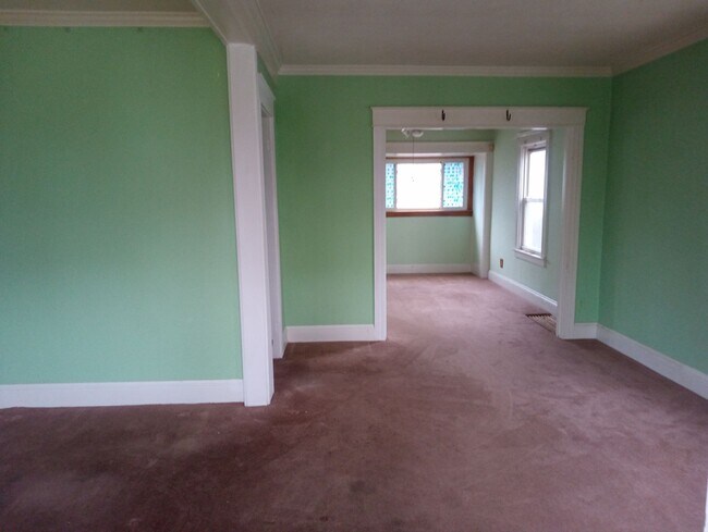 Building Photo - 1508 Albert St