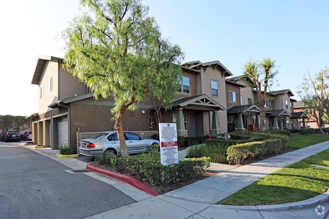 The Vineyard Town Homes Anaheim, CA Apartment Finder