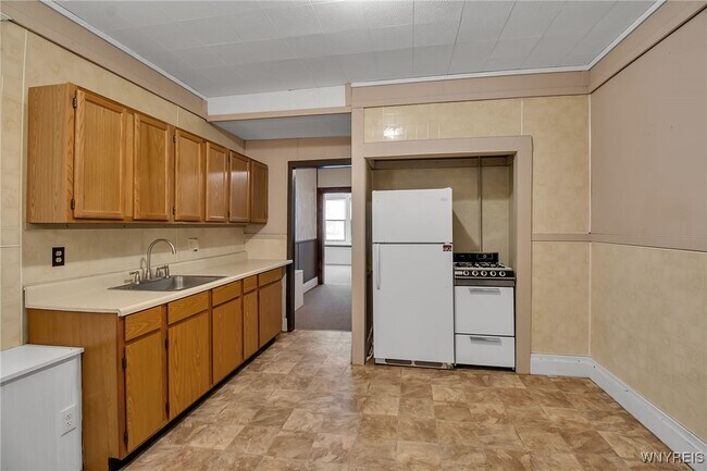 Building Photo - 314 Abbott Rd