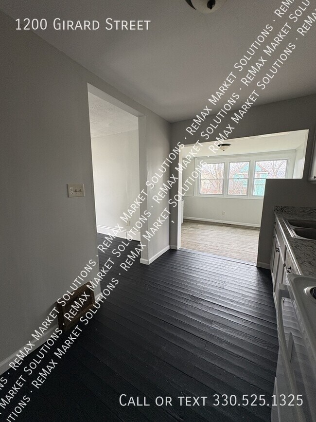 Building Photo - 1200 Girard St