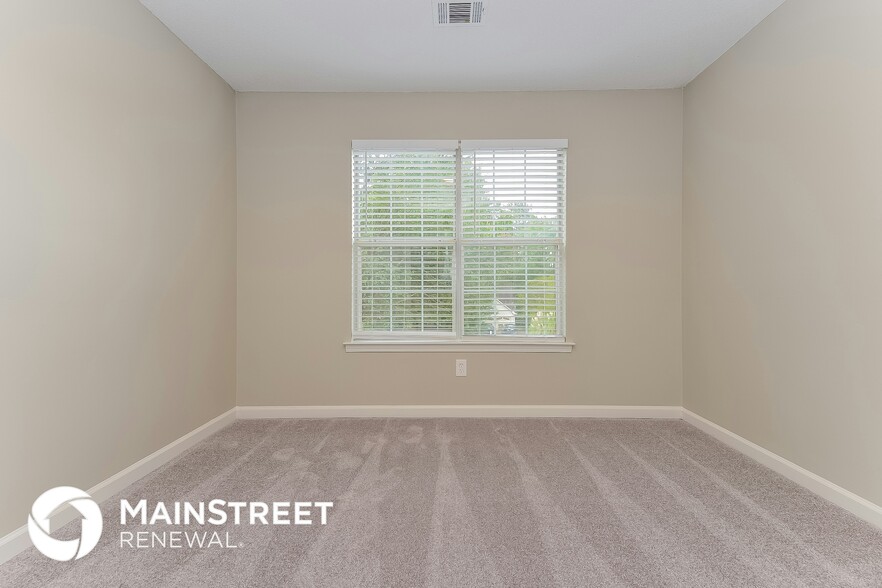 Building Photo - 704 Fieldstream Way