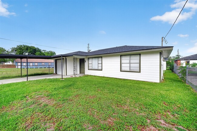 Building Photo - 1200 Cypress St