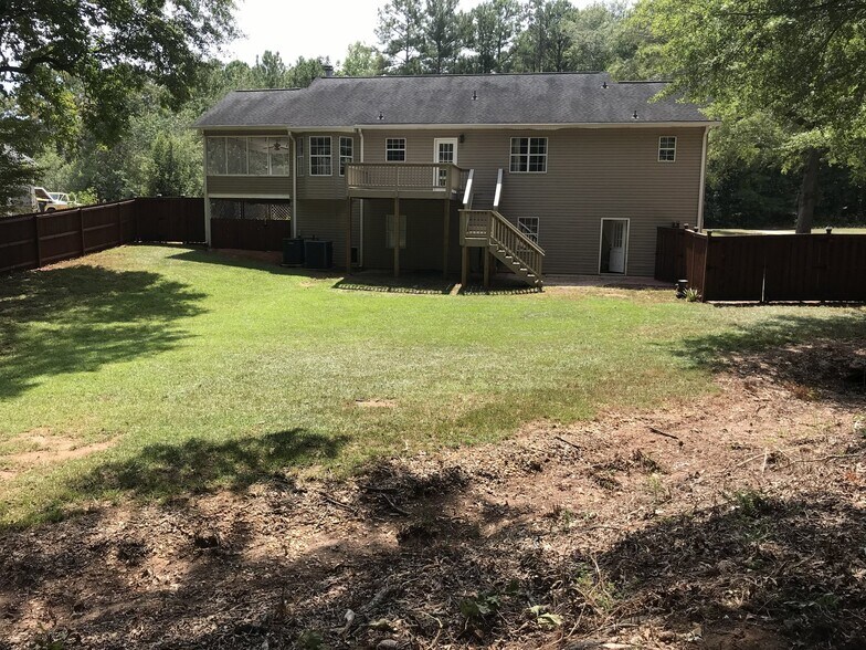 Building Photo - 15 Garrison Chase