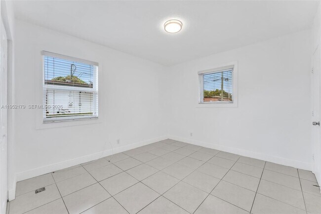 Building Photo - 1930 NW 184th St