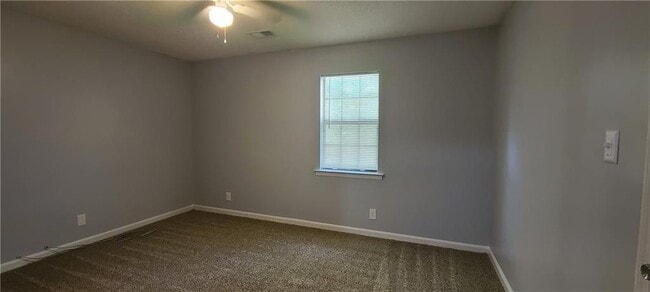Building Photo - 8460 Pineland Dr
