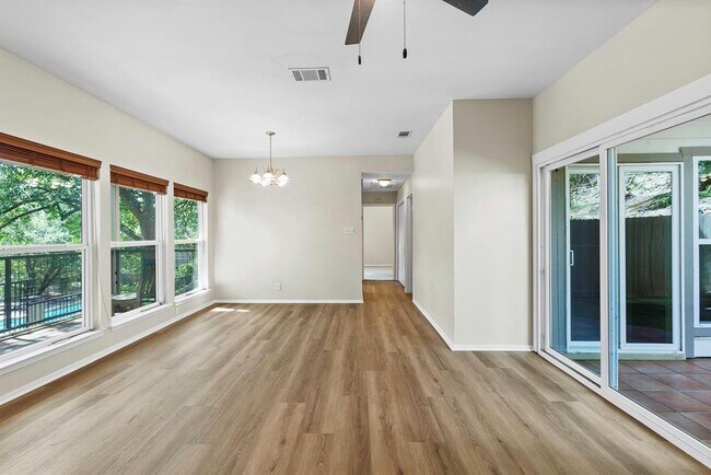 Building Photo - 6600 Valleyside Rd