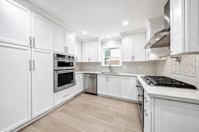 Building Photo - 15414 Ripplestream Dr