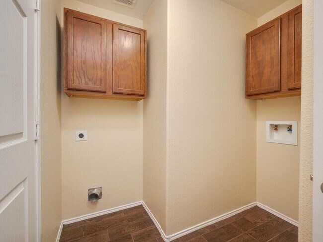 Building Photo - 5704 Malcolm Trail