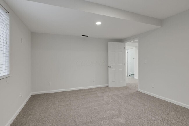 Building Photo - 7090 Dean Farm Rd